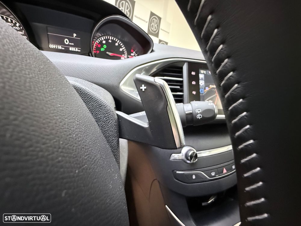 Peugeot 308 PureTech 130 GPF EAT8 Stop & Start Allure Pack - 14