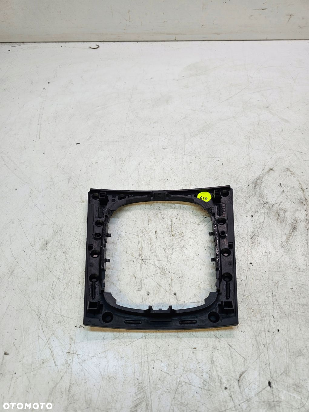 RAMKA MIESZKA BIEGÓW AUDI A3 8P 8P0864261 AUTOMAT - 6