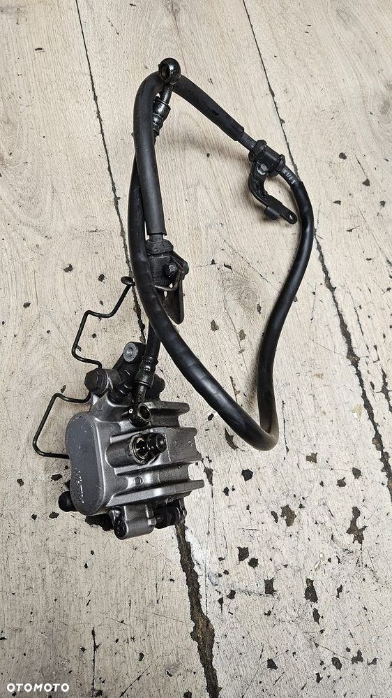 Honda vt750 c2 rc44   Zacisk hamulcowy przód Honda - 10