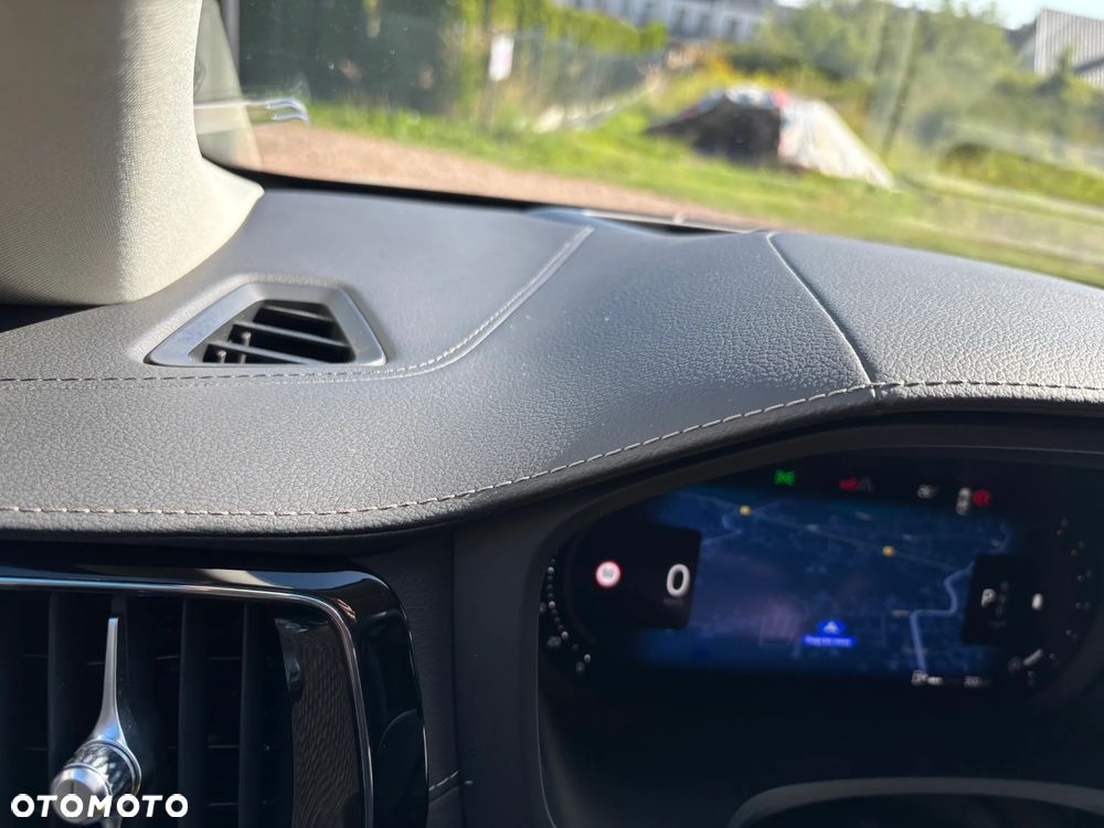 Volvo V60 Cross Country B4 D AWD Ultimate - 19
