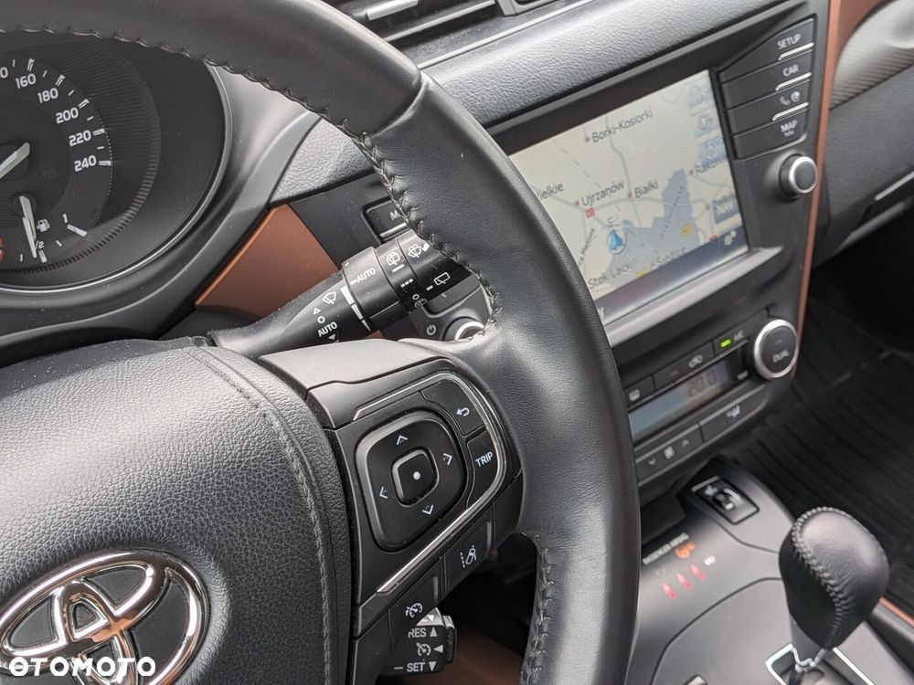 Toyota Avensis 2.0 Premium MS - 29