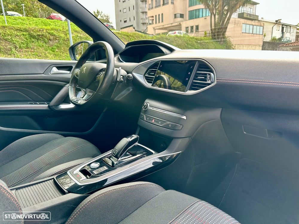 Peugeot 308 SW 1.5 BlueHDi GT EAT8 - 42