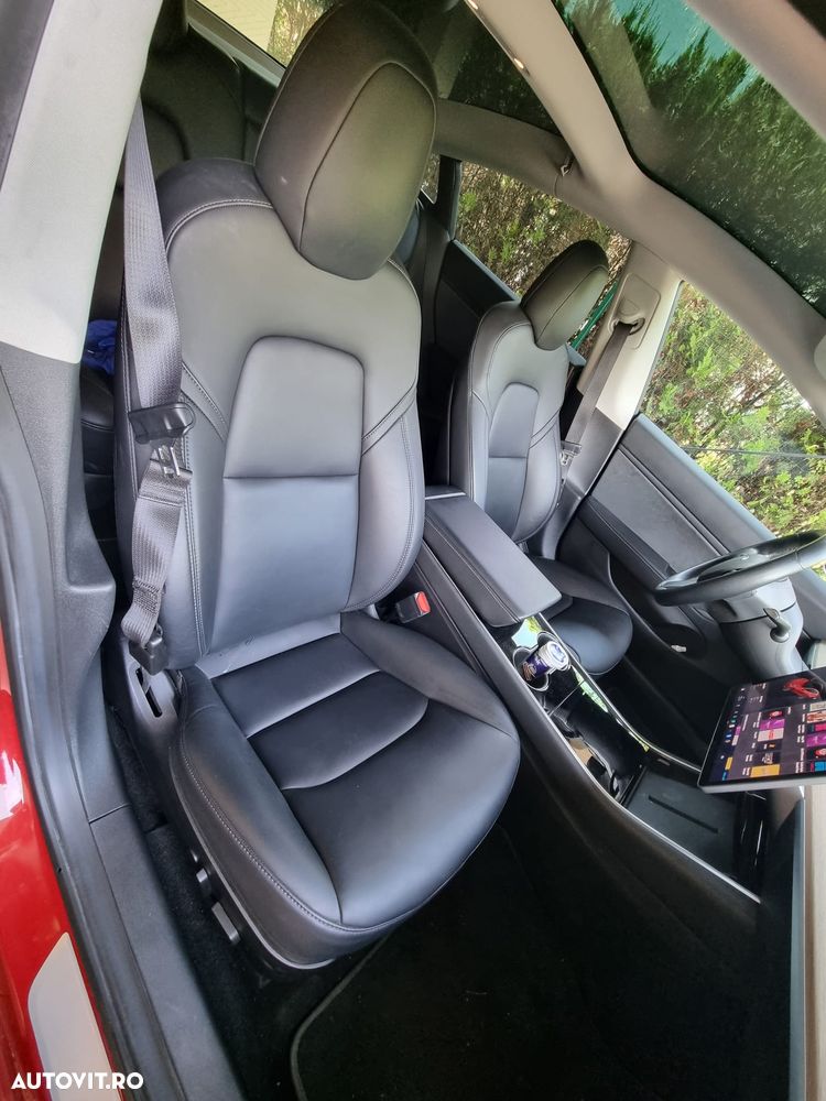 Tesla Model 3 - 4