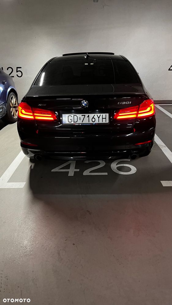 BMW Seria 5 530i xDrive Sport Line - 7