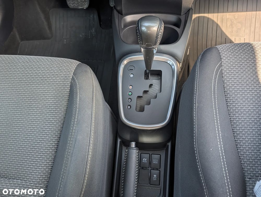 Toyota Yaris Hybrid 100 Premium - 19