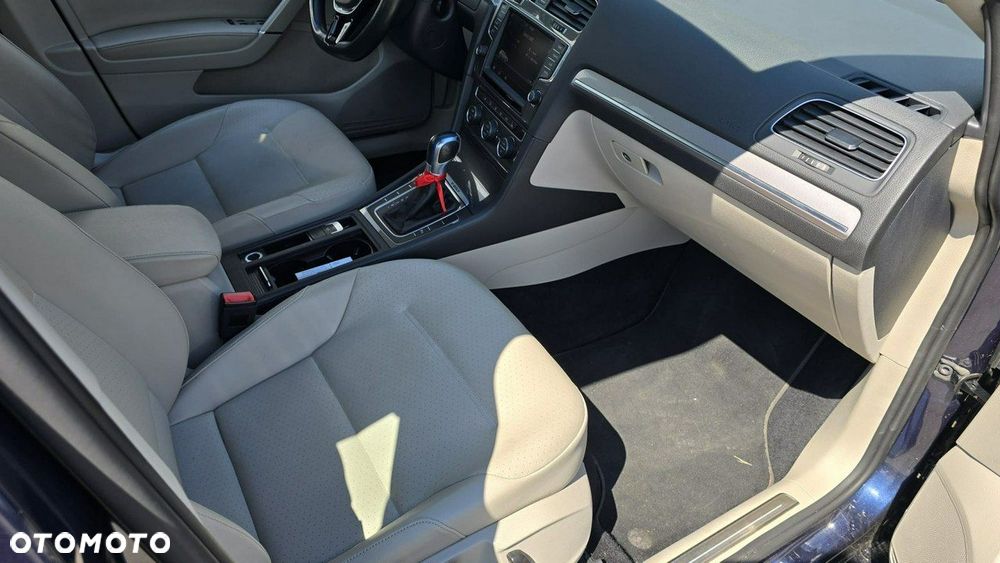 Volkswagen Golf - 21