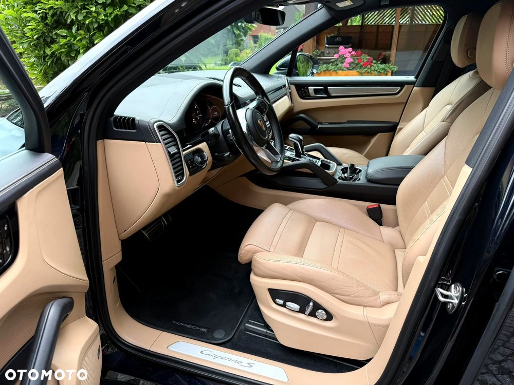 Porsche Cayenne S - 15