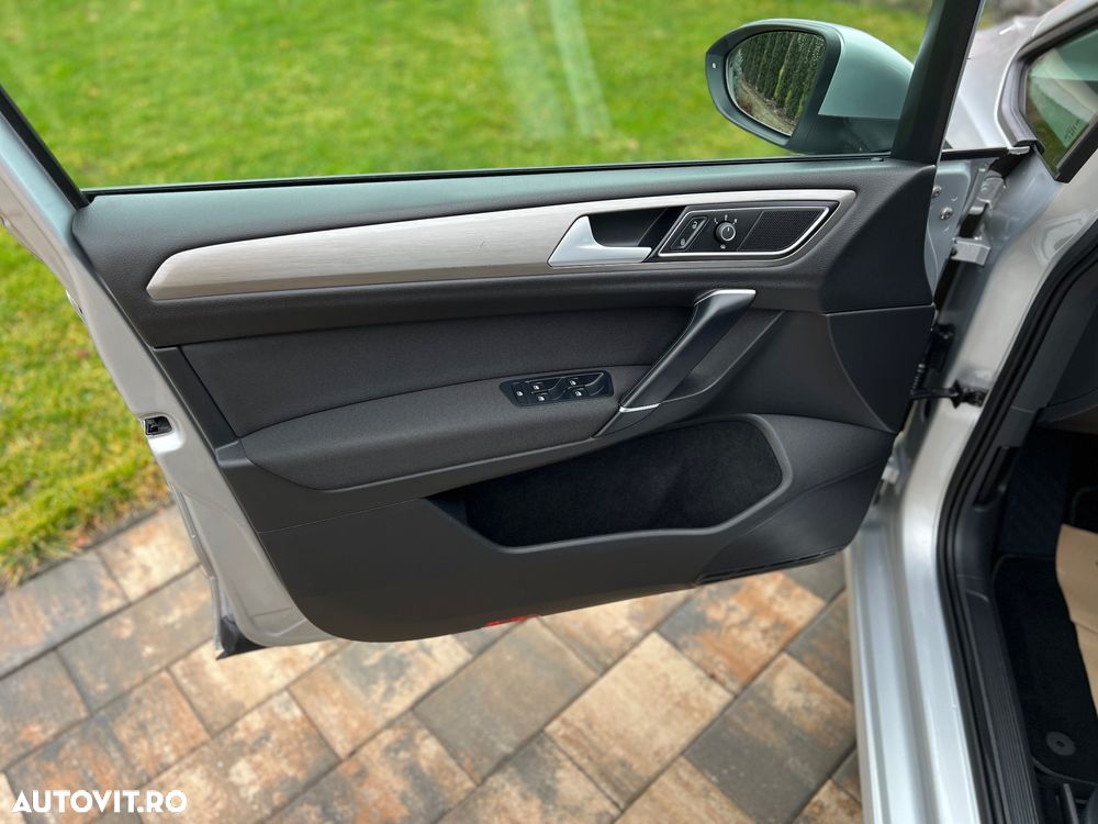 Volkswagen Golf - 29