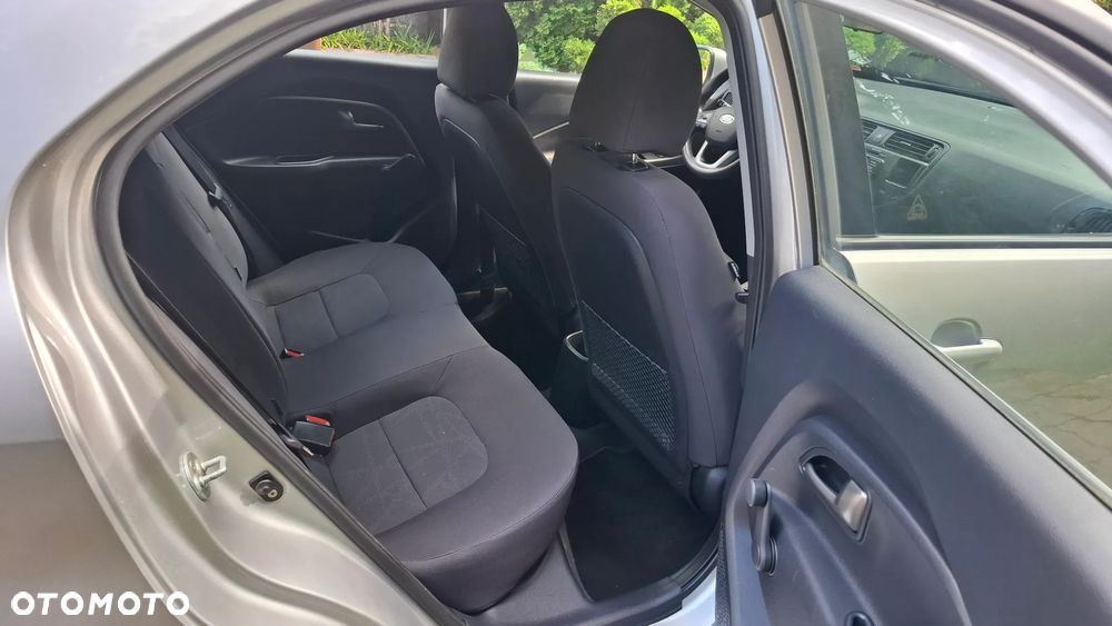 Kia Rio 1.2 Dream Team Edition - 9