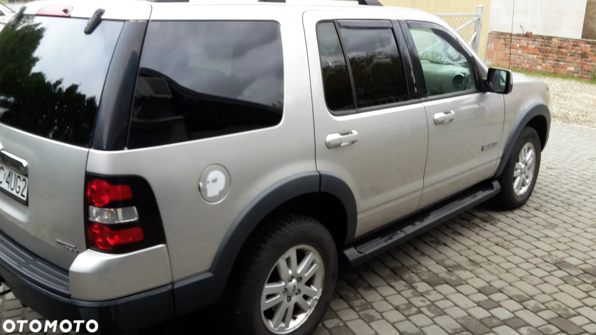 Ford Explorer - 5