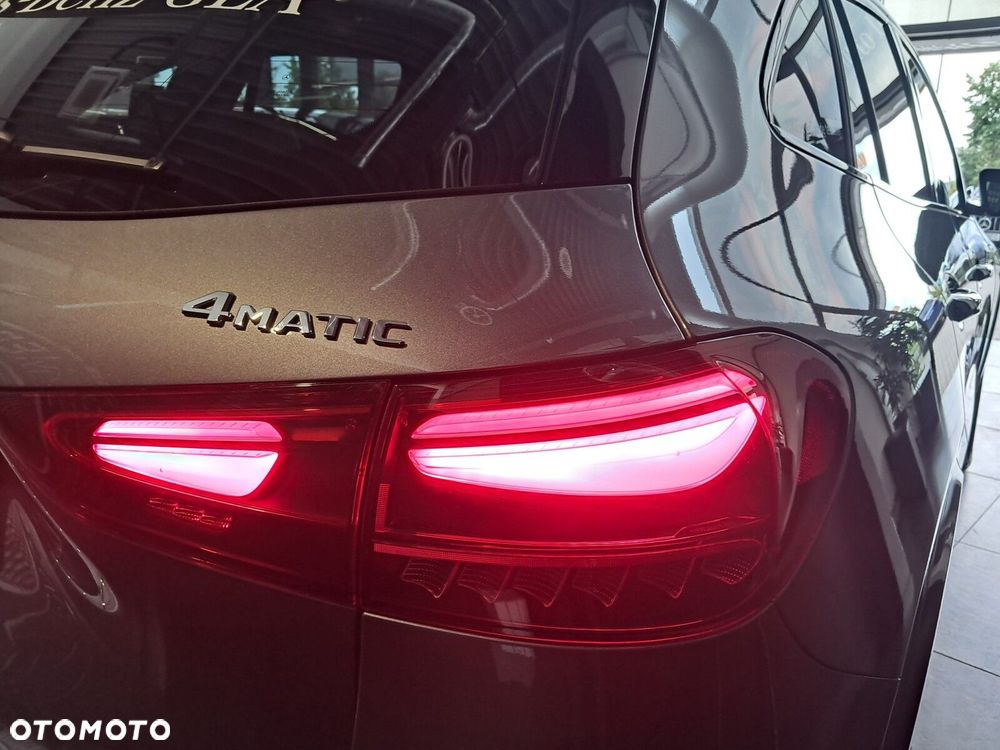 Mercedes-Benz GLA - 17