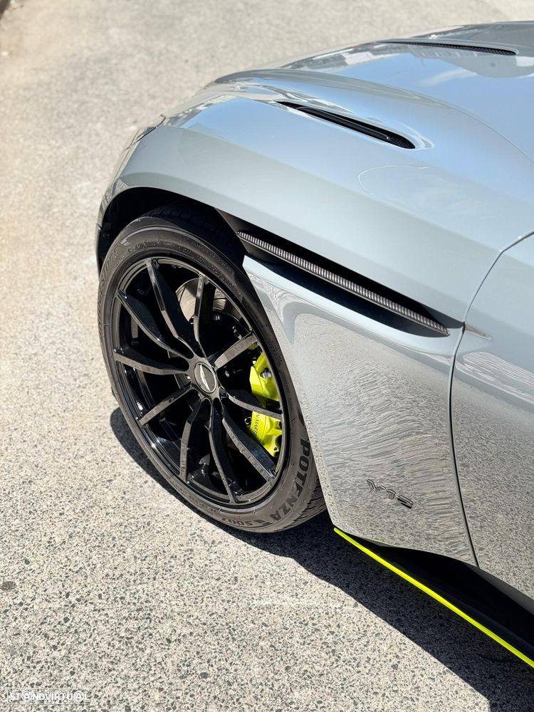 Aston Martin DB11 Coupé V12 AMR - 15