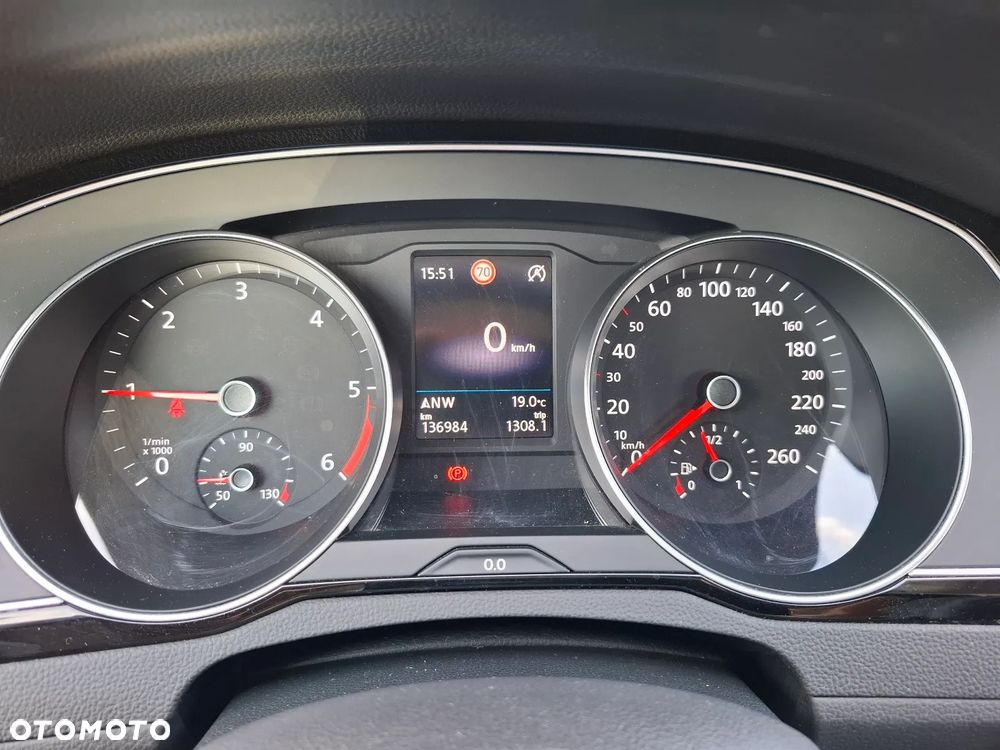 Volkswagen Passat Variant 2.0 TDI EVO Business - 17