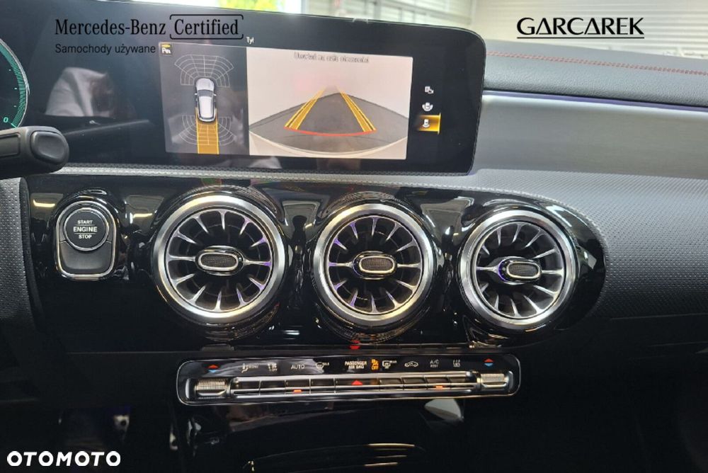 Mercedes-Benz CLA - 25