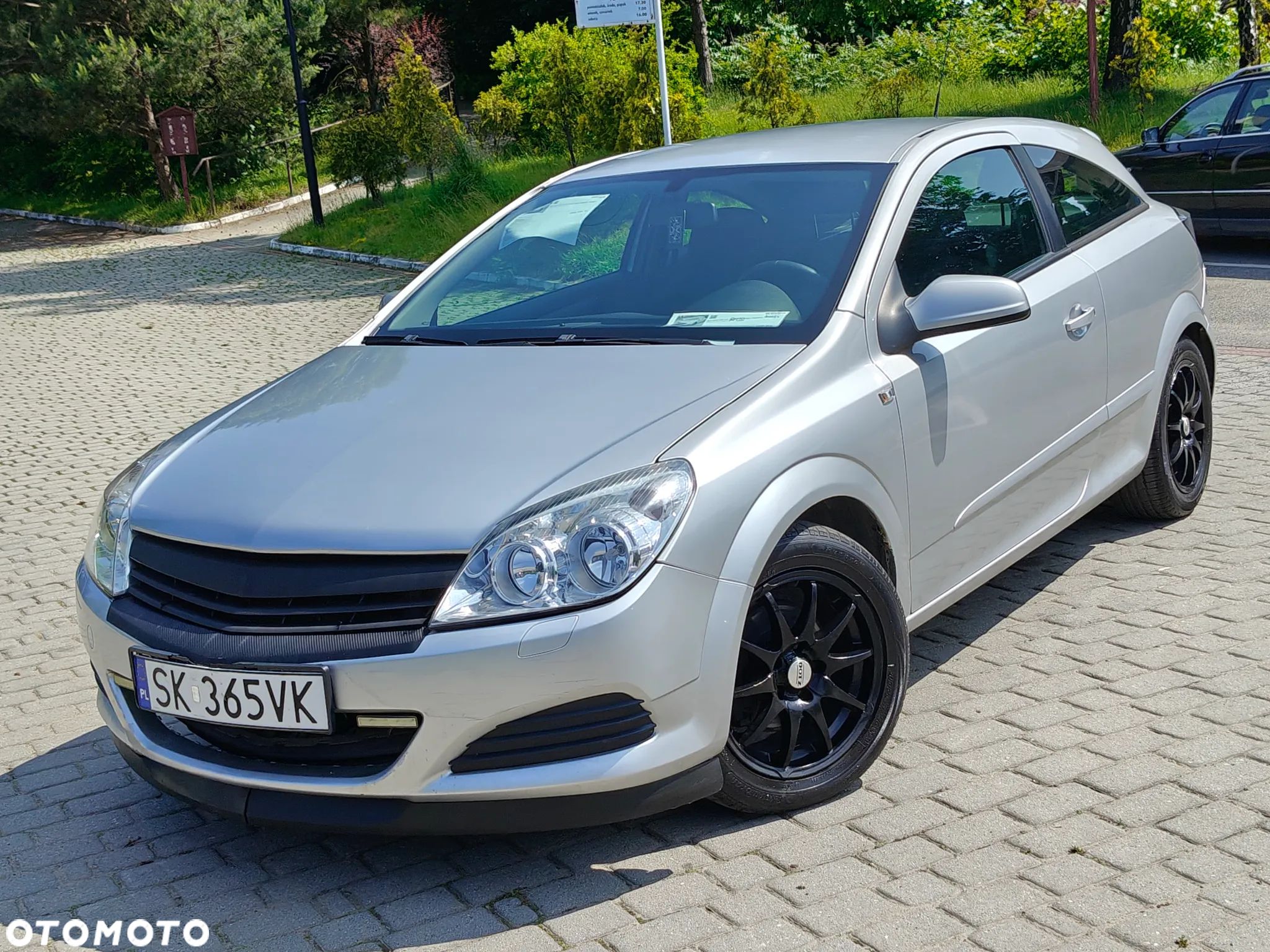 Opel Astra GTC 1.6 Cosmo - 1