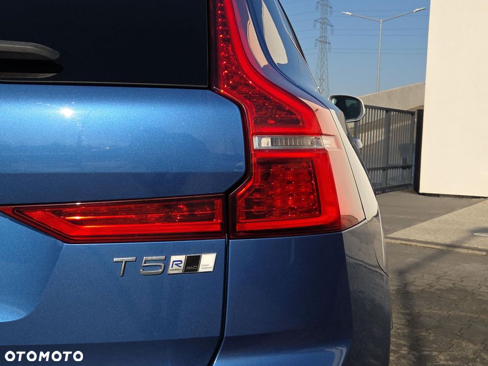 Volvo XC 60 T5 AWD R-Design - 32