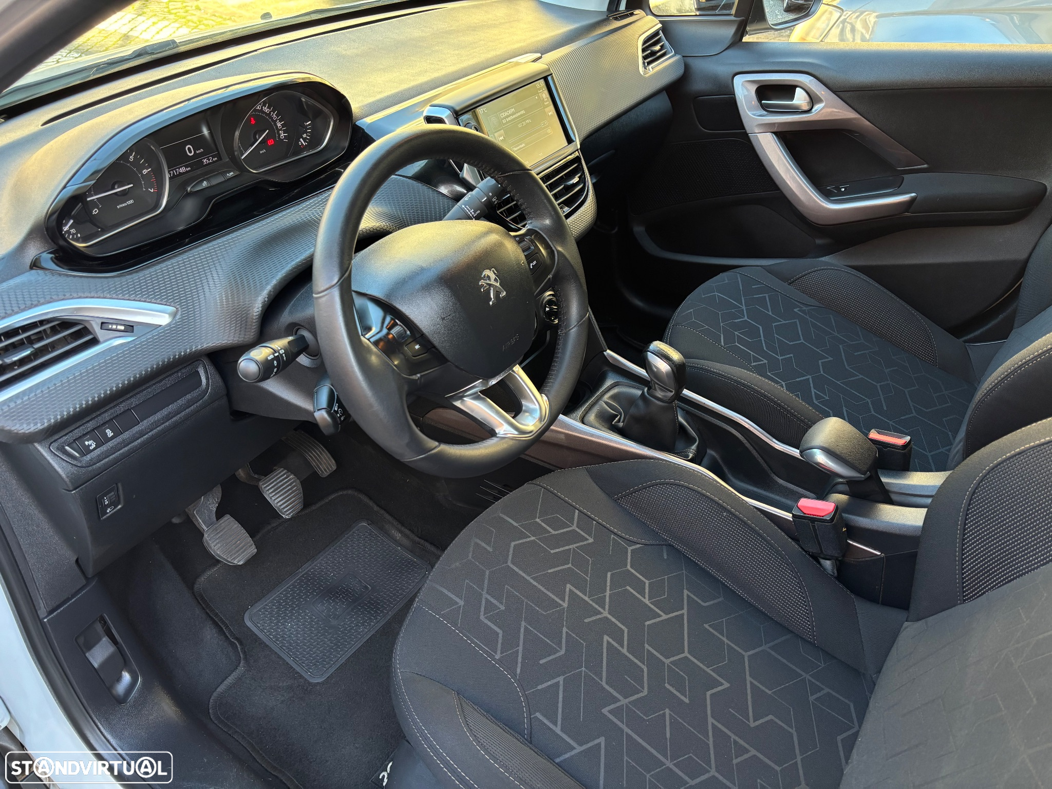 Peugeot 2008 1.2 PureTech Style - 7