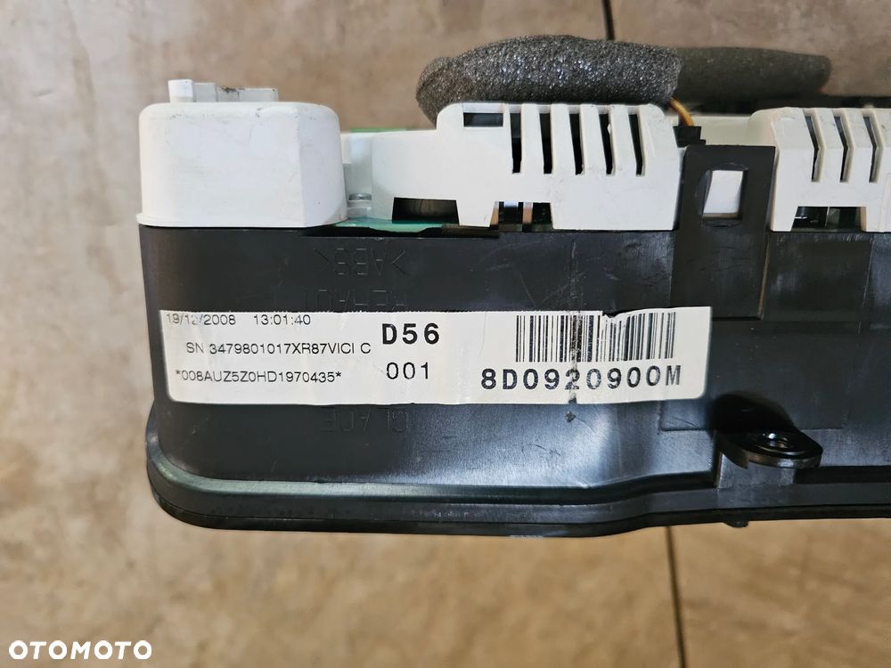 AUDI A4 B5 LIFT 1.9 TDI LICZNIK EUROPA 8D0920900M - 2
