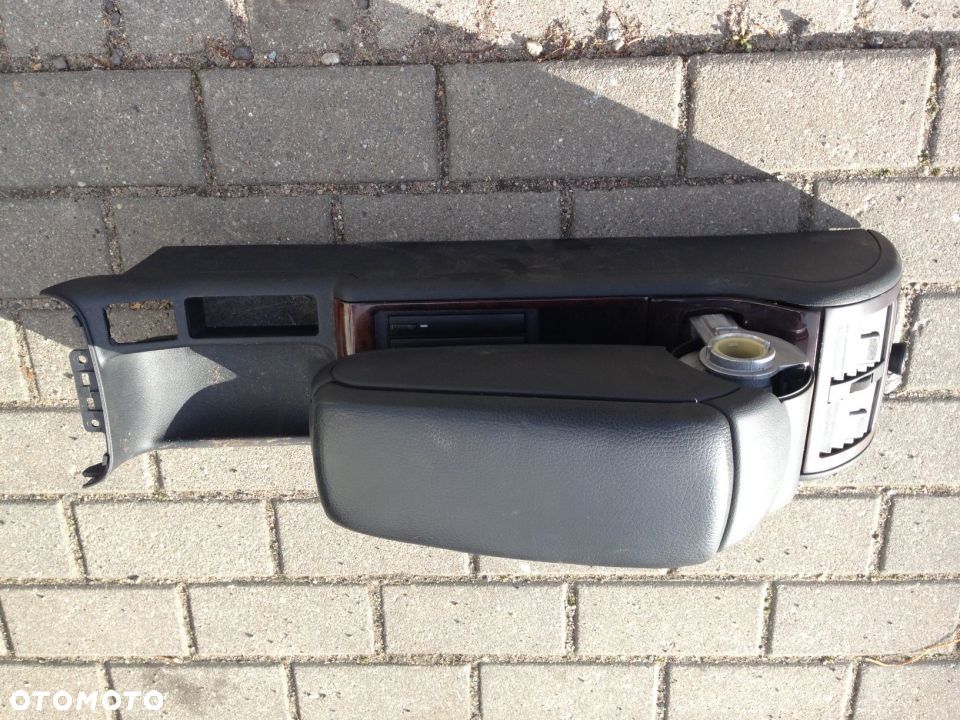 PODŁOKIETNIK AUDI A6 C5 CZARNY SKÓRA TUNEL - 1