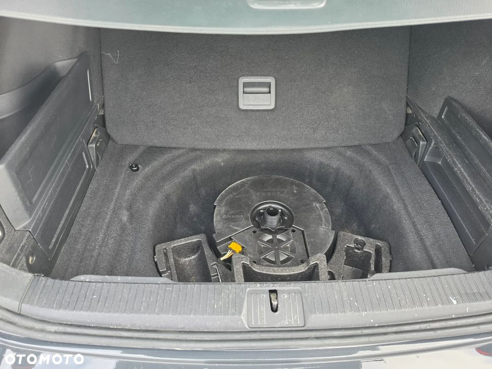 Volkswagen Passat 2.0 TDI SCR 4Mot DSG Highline - 17