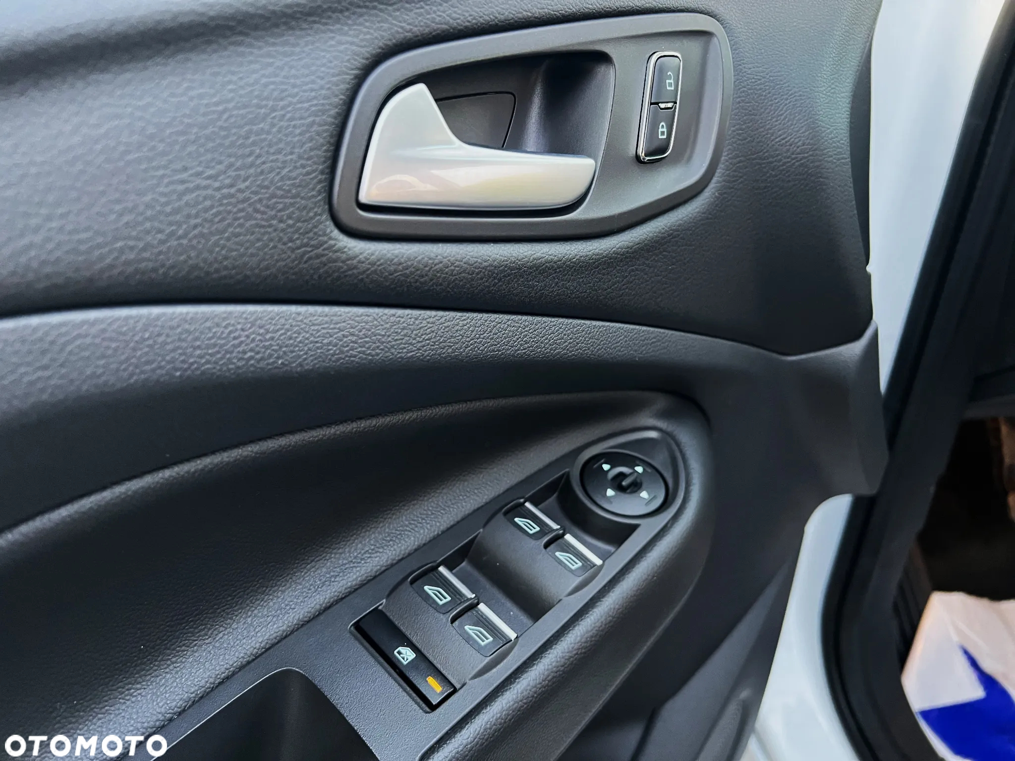 Ford Kuga 1.5 EcoBoost 2x4 ST-Line - 23