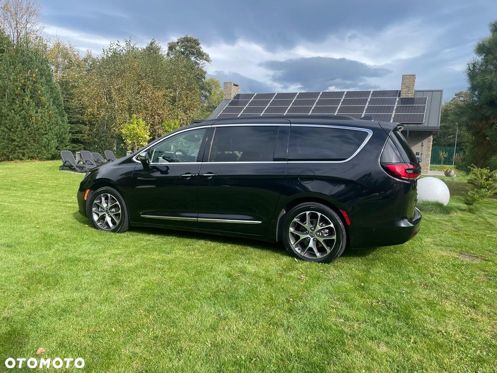 Chrysler Pacifica - 3