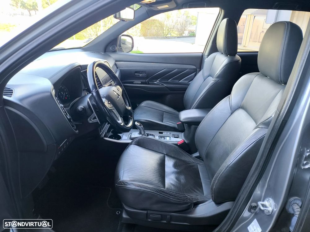 Mitsubishi Outlander - 8