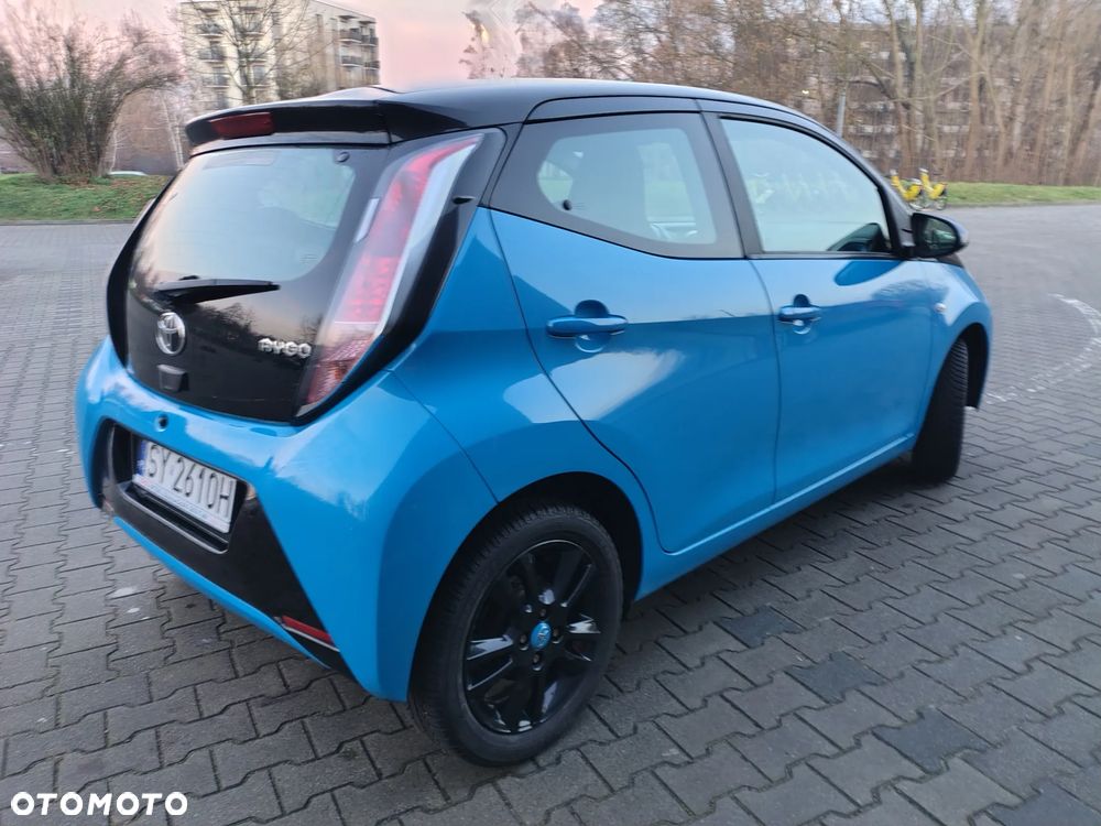 Toyota Aygo x-play touch - 8