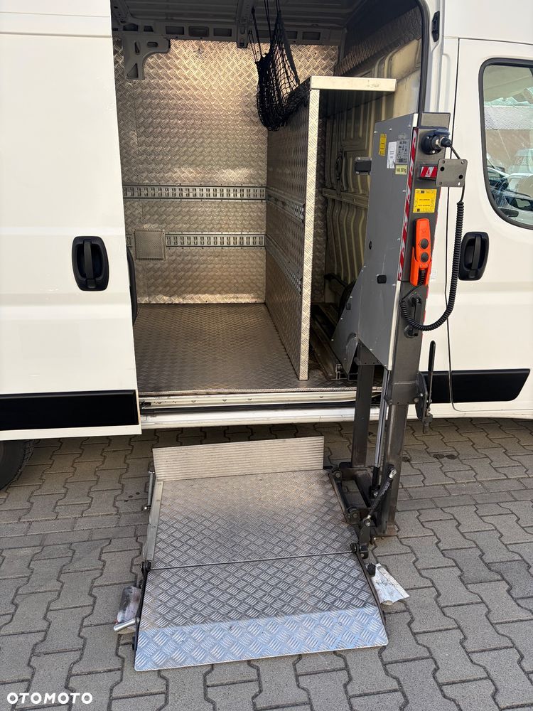 Fiat Ducato L2H2 blaszak serwisowka , winda boczna - 14