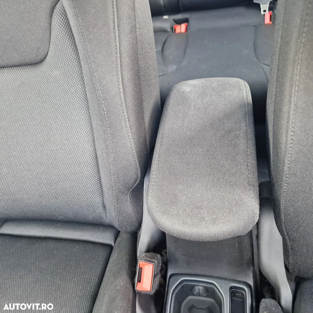 Jeep Renegade - 12