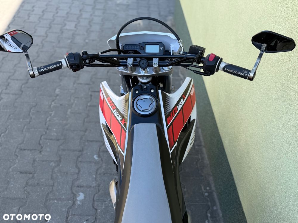 Yamaha WR - 33
