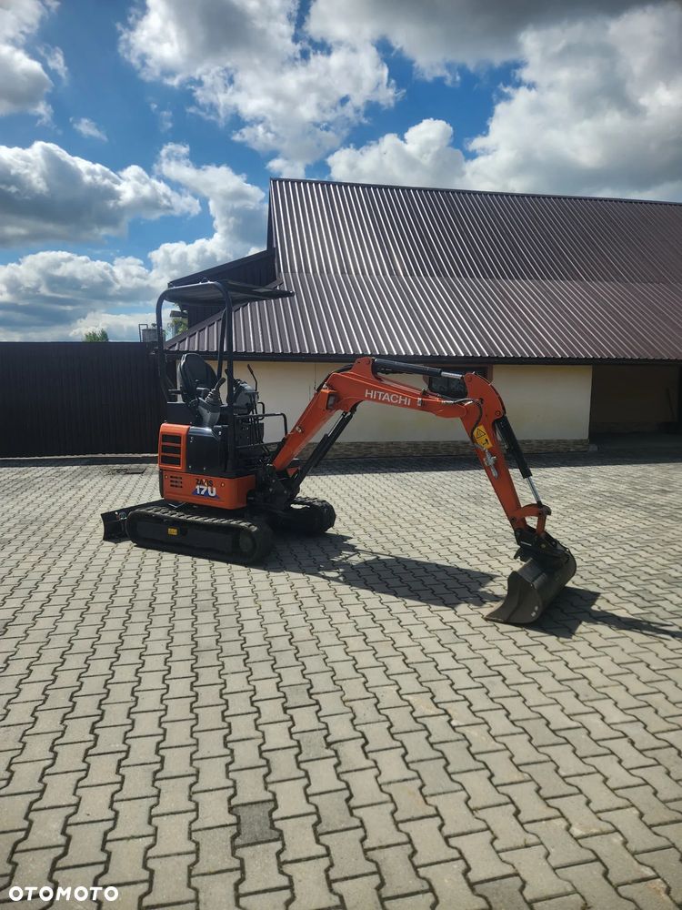 Hitachi ZX17U-6 - 12
