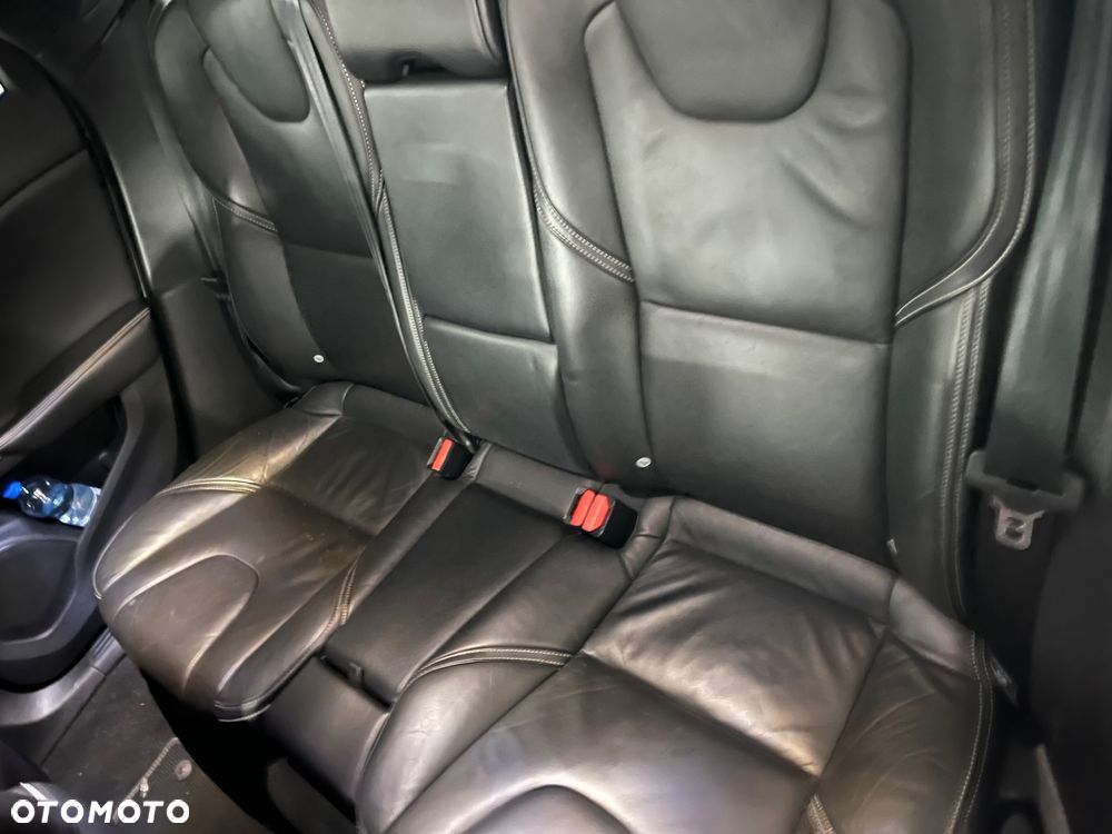 Volvo V40 D4 Drive-E R-Design Momentum - 13