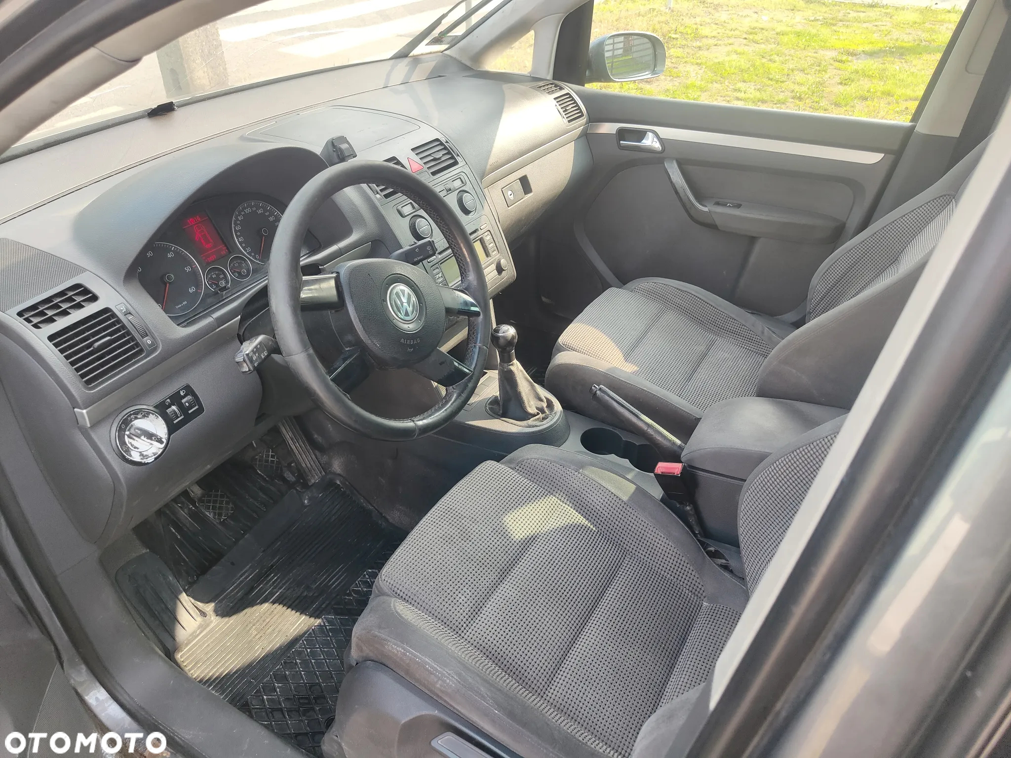 Volkswagen Touran - 8