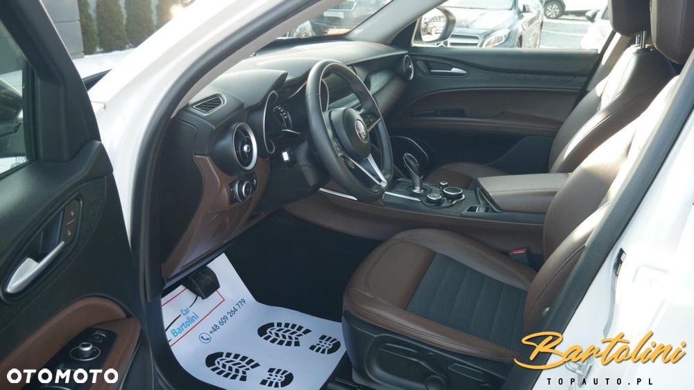 Alfa Romeo Stelvio - 13