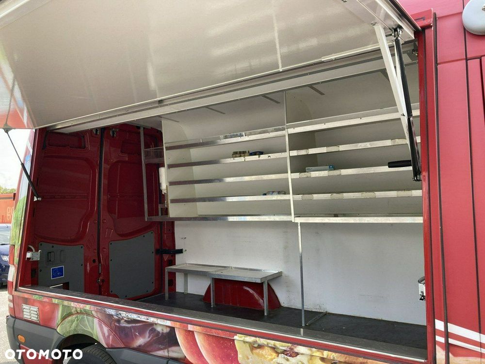 Mercedes-Benz Sprinter - 12