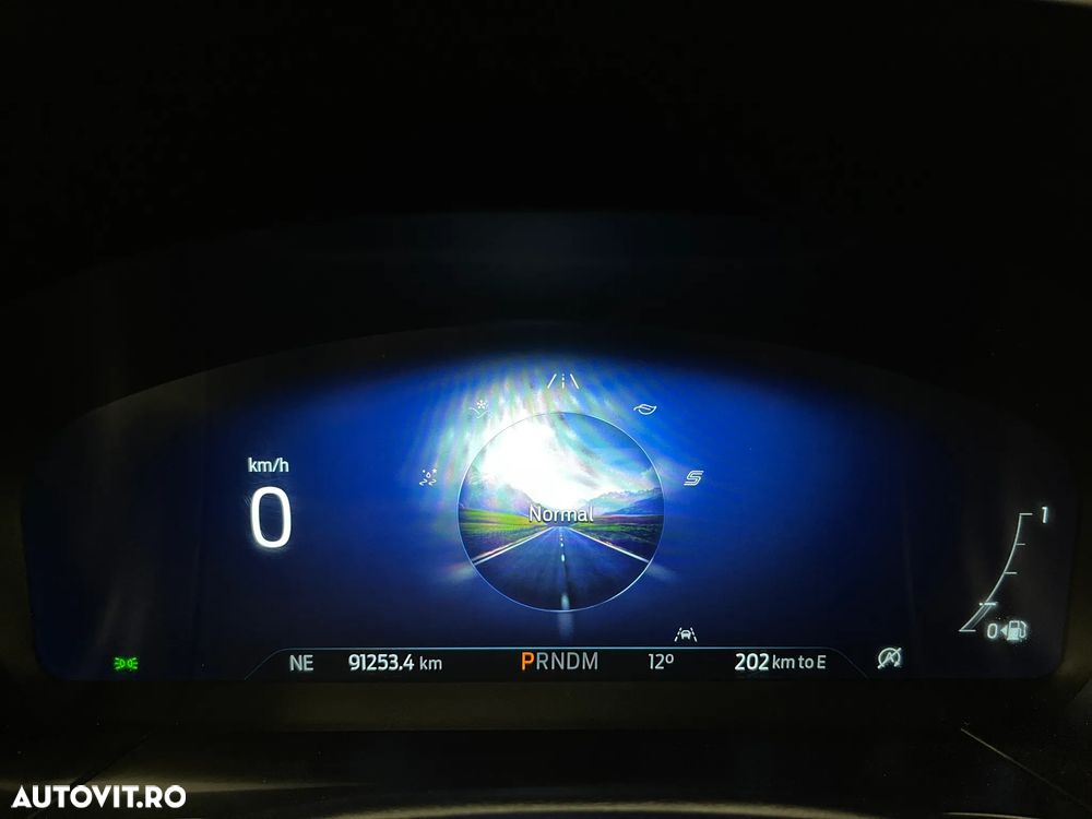 Ford Kuga 2.0 EcoBlue A8 AWD ST Line X - 28