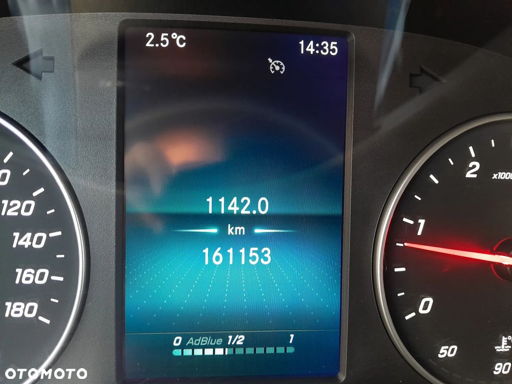 Mercedes-Benz Sprinter - 13