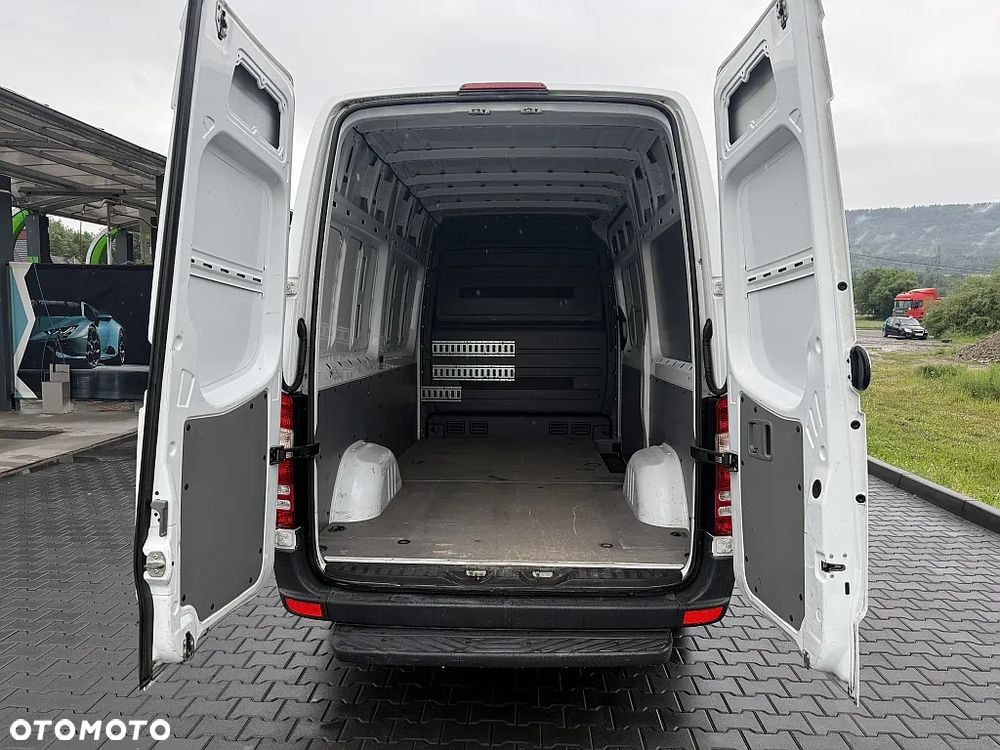 Mercedes-Benz SPRINTER - 12