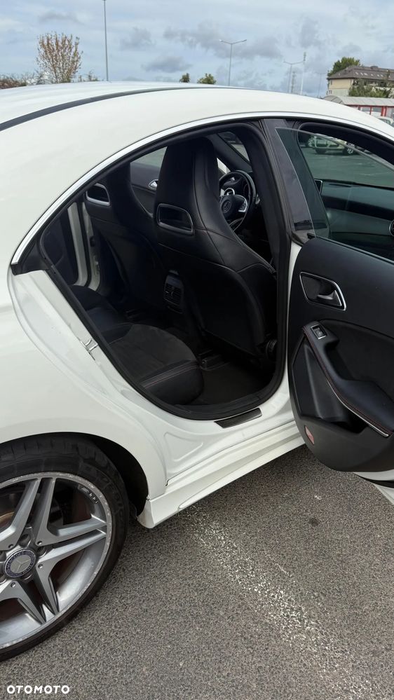 Mercedes-Benz CLA - 35