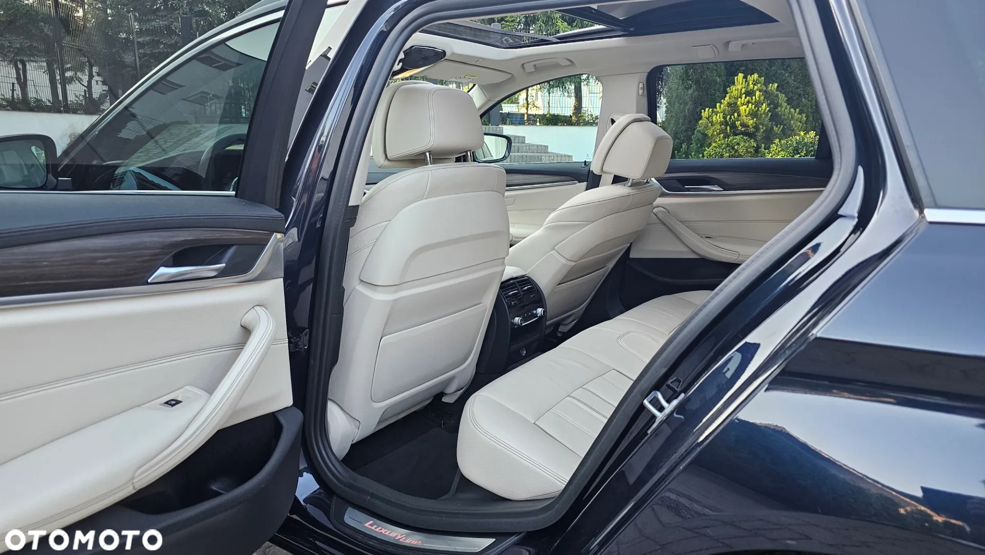 BMW Seria 5 530d xDrive Luxury Line - 15