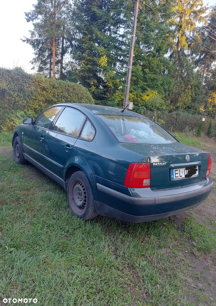 Volkswagen Passat 1.6 - 1