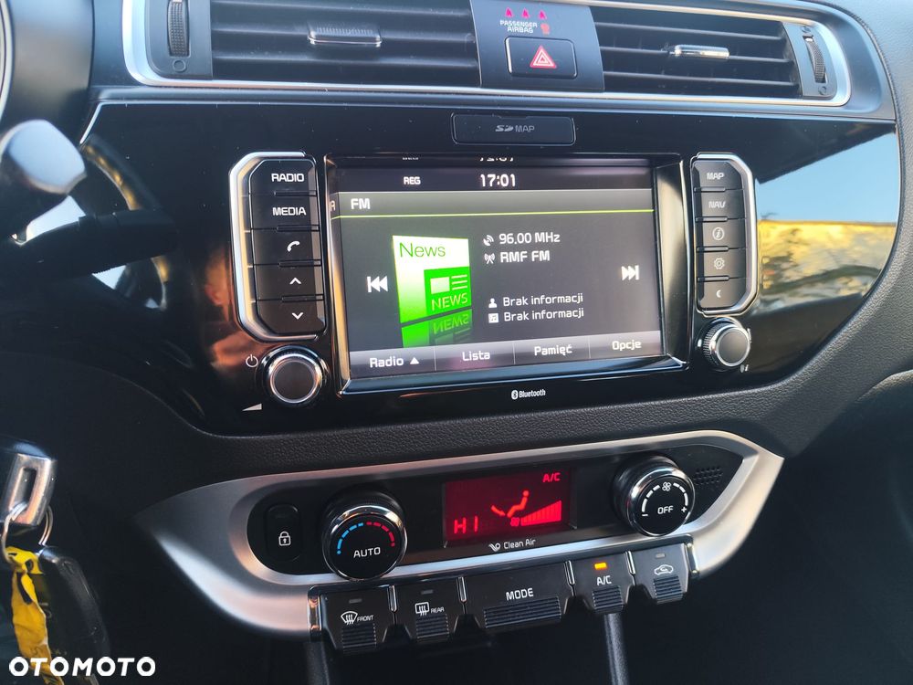 Kia Rio - 17