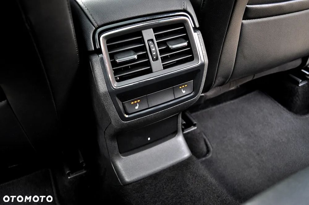 Skoda Karoq 1.5 TSI ACT GPF 4x2 Style DSG - 24