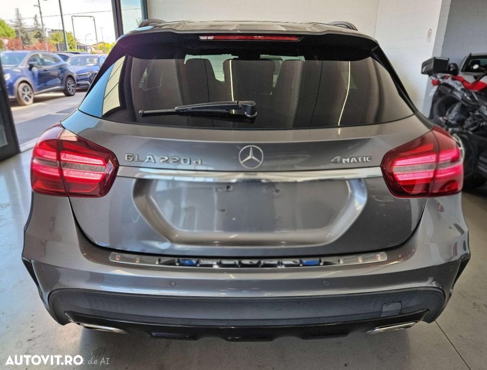 Mercedes-Benz GLA 220 d 4MATIC Aut. - 12
