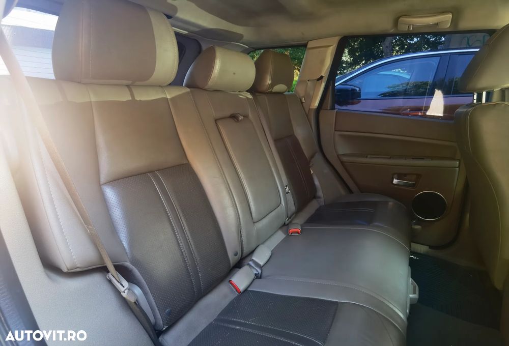 Jeep Grand Cherokee - 15
