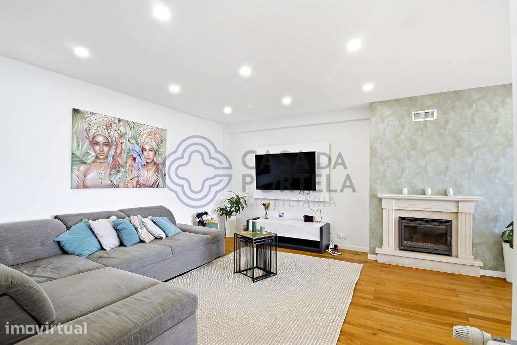 Apartamento T4 Renovado com 156 m2 na Madalena - Grande imagem: 5/36
