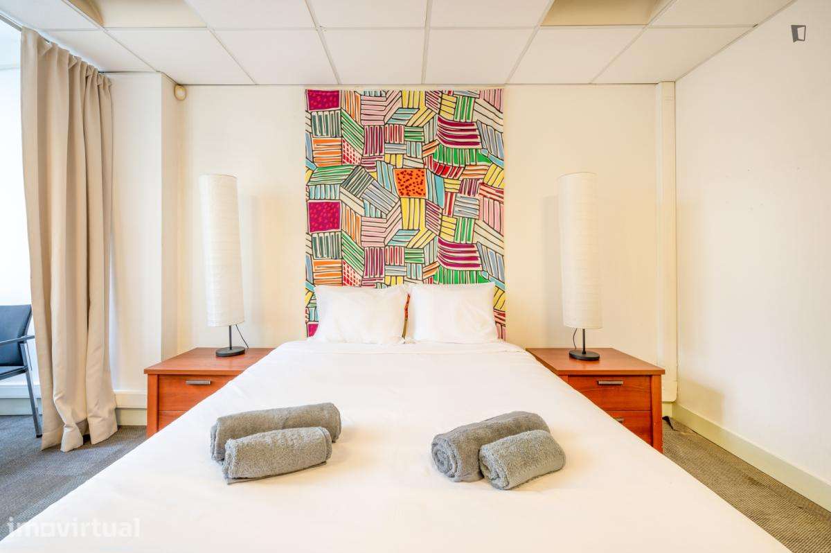 Quarto - localizado em Lisbon - Grande imagem: 5/25