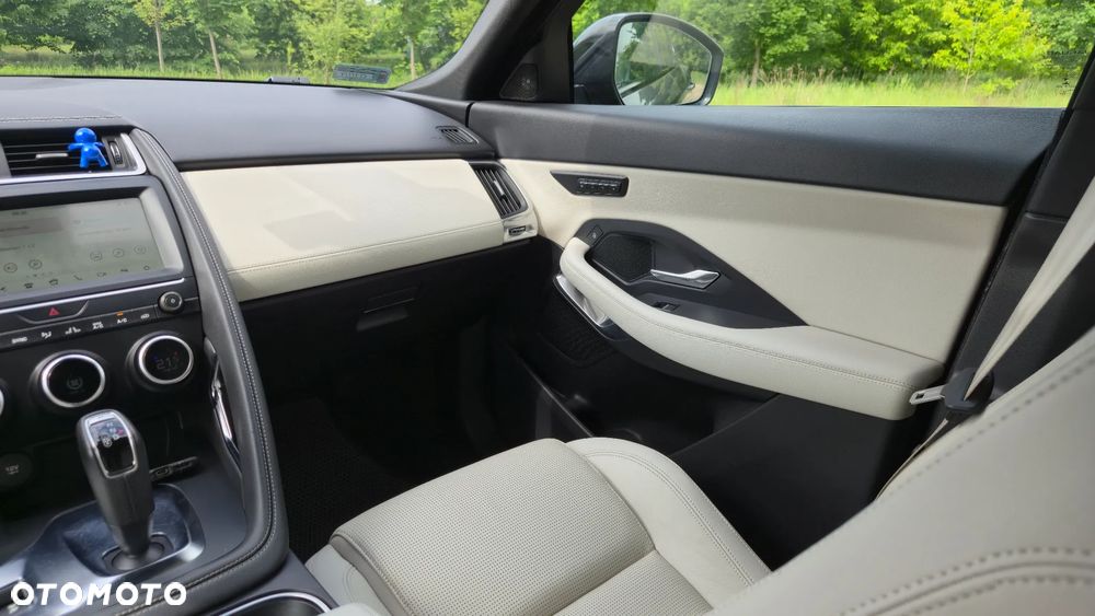 Jaguar E-Pace 2.0 i4D AWD R-Dynamic - 18
