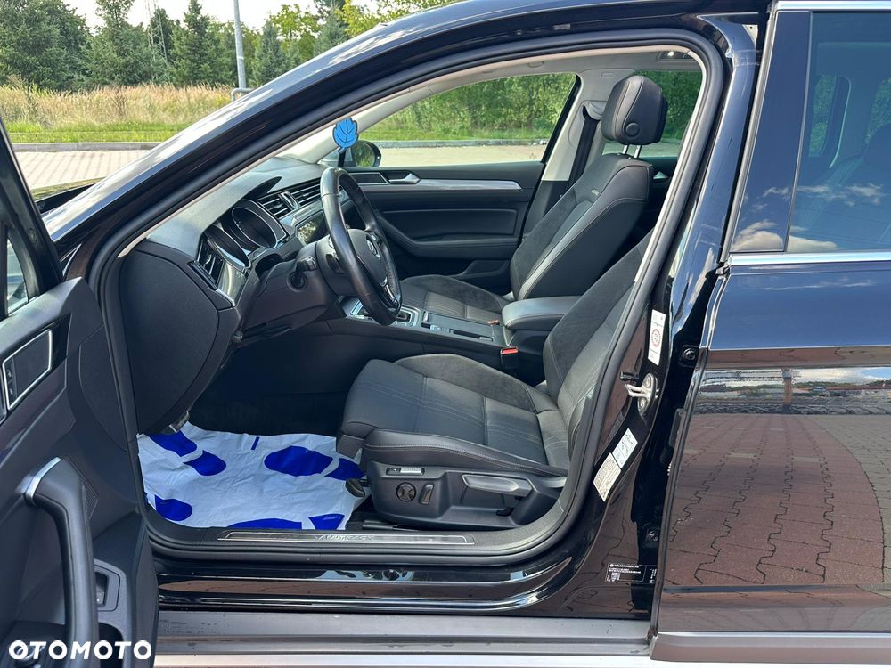 Volkswagen Passat Alltrack 2.0 TDI SCR DSG 4Motion - 17